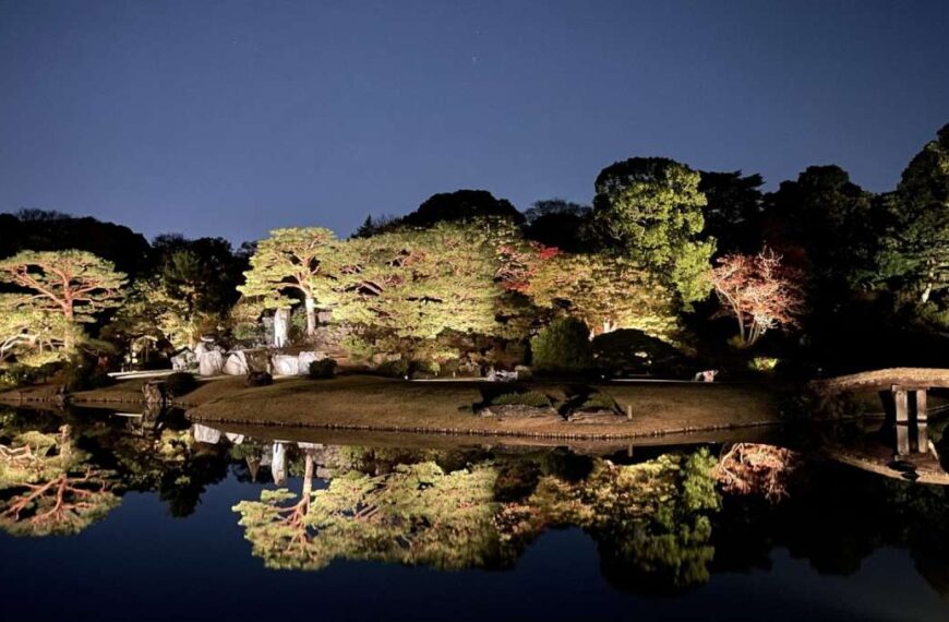 Autumn Evening Illumination at Rikugien Gardens 10