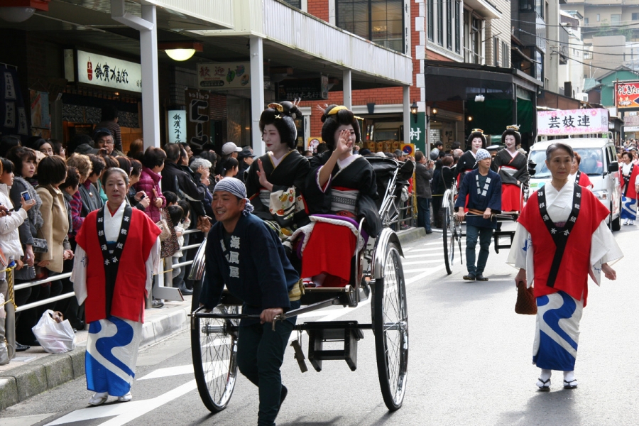 Geisha at the Hakone Daimyo Procession