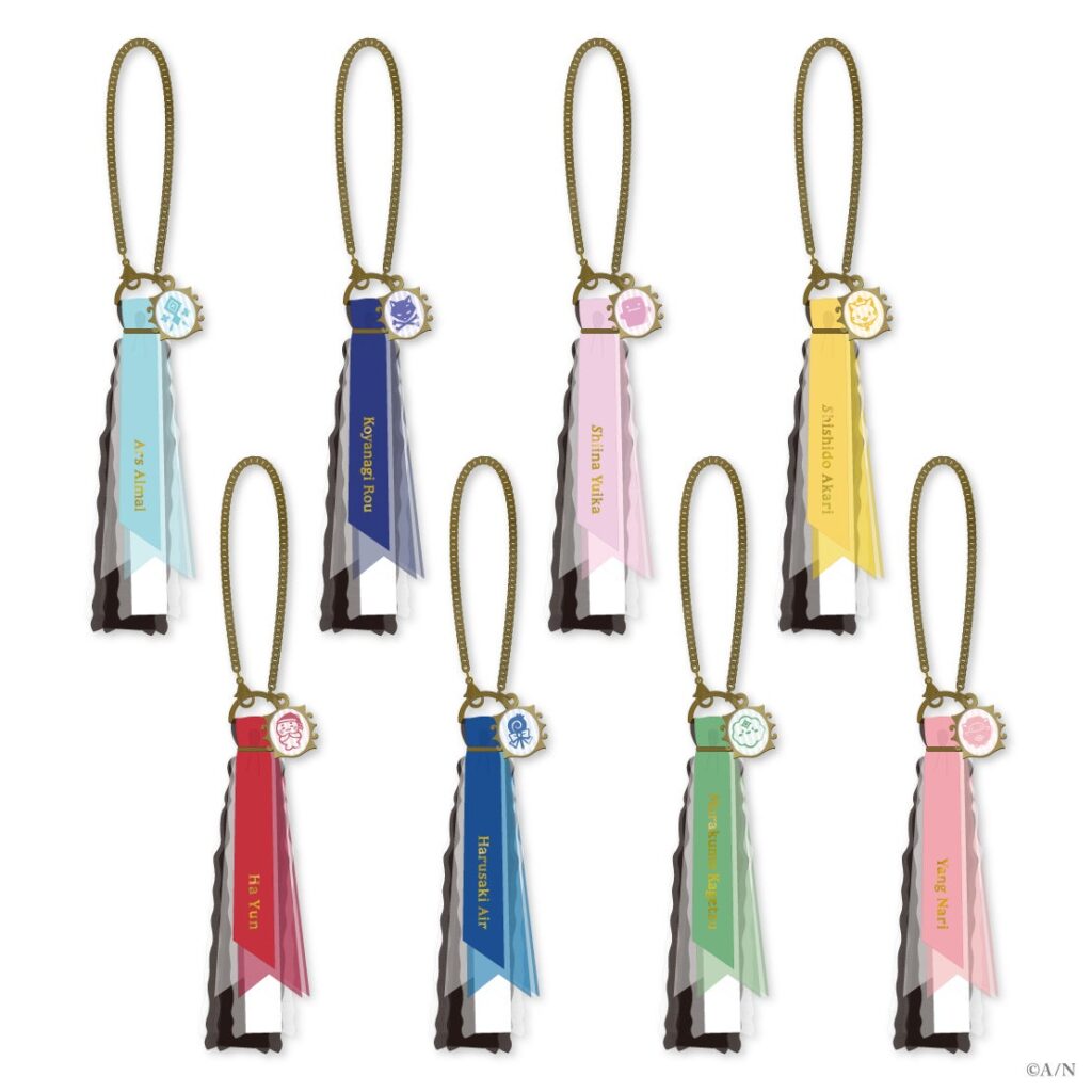 8 types of bag charm that are part of a Halloween themed merchandise collection for Nijisanji streamers Ars Almal, Koyanagi Row, Shiina Yuika, Shishido Akari, Ha Yun, Harusaki Air, Murakumo Kagetsu, and Yang Nari. 