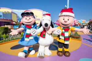 Characters at No Limit! Christmas at Universal Studios Japan