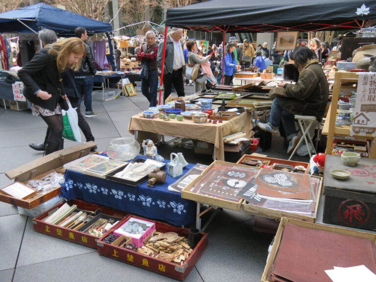 Stalls at Oedo Antique Market