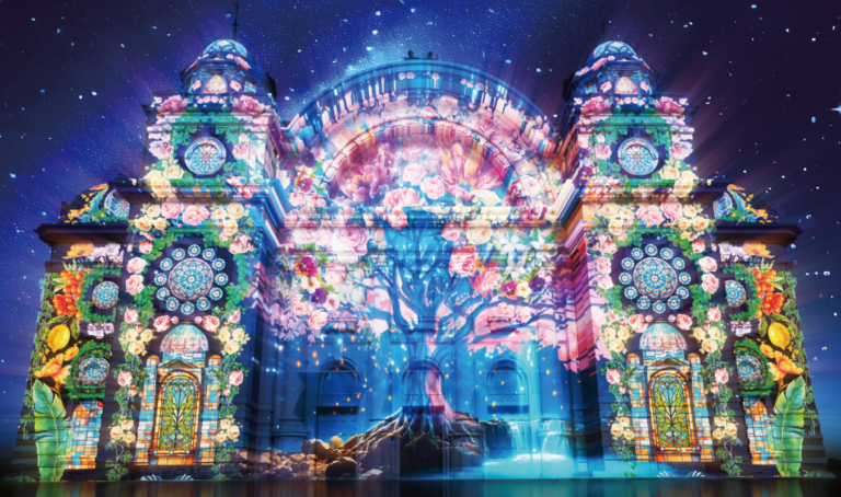 Projection mapped illuminations on Osaka City Hall