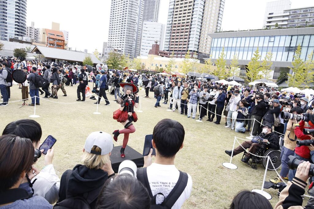 Cosplayers and Photographers at the Ikebukuro Halloween Cosplay event