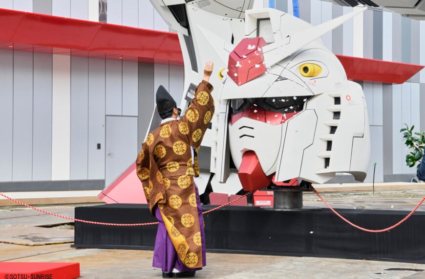 shintopriestblessinggundamhead