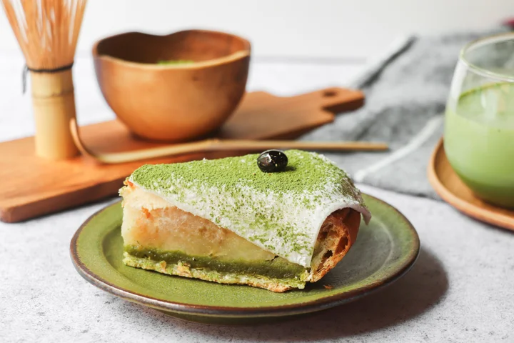 Matcha Tiramisu Apple Pie