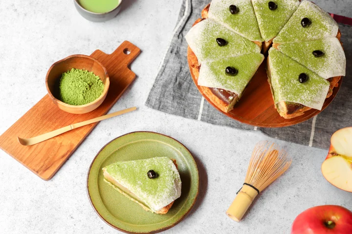 Matcha Tiramisu Apple Pie