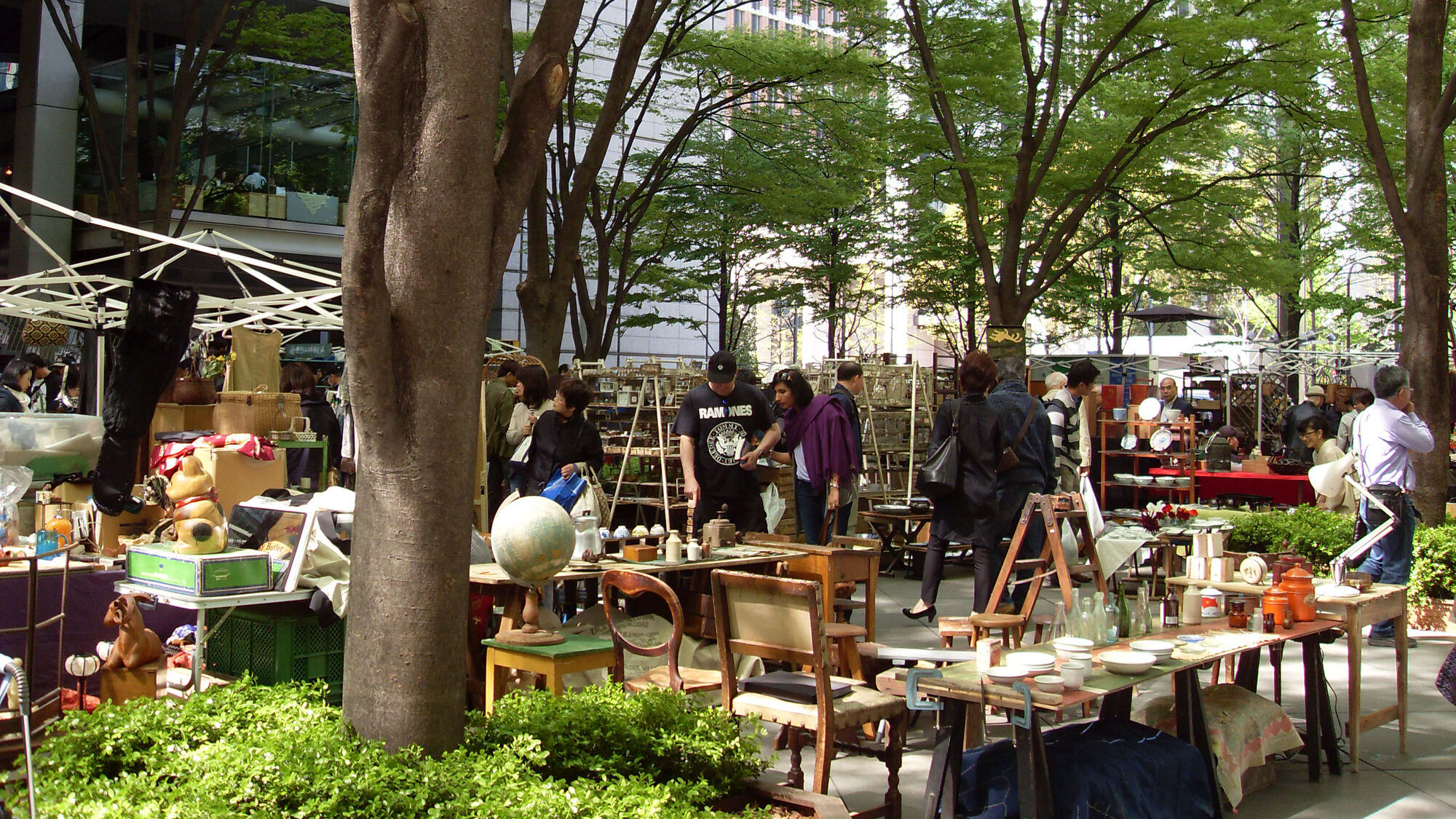 Stalls at Oedo Antique Market