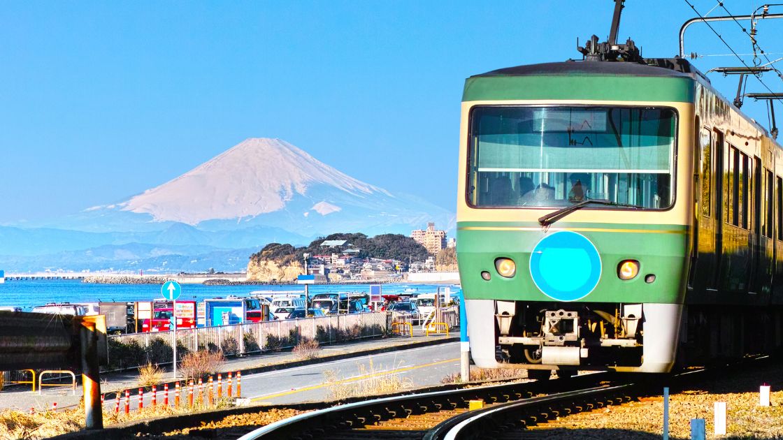 Enoden Train and Mount Fuji