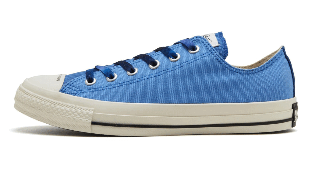 Side view of the ALL STAR OX / Hoshimachi Suisei shoes Side view of the ALL STAR OX / Hoshimachi Suisei shoes