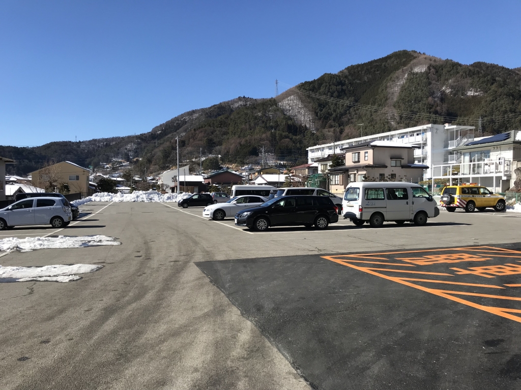 Arakurayama Sengen Park parking lot