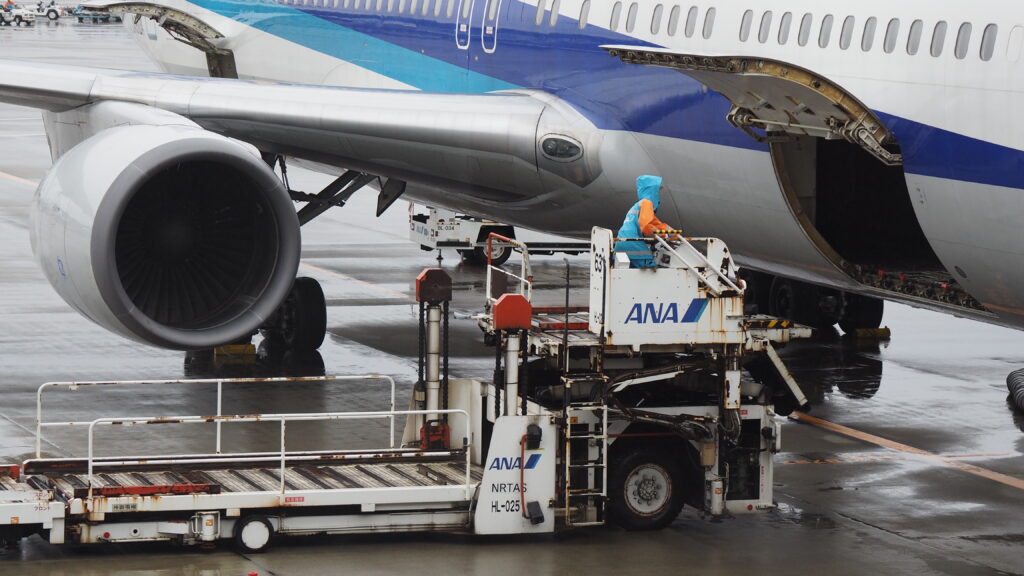 Narita airport plane scaled