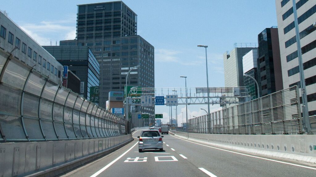 Expressways are connected to the normal road network by toll booths at interchanges