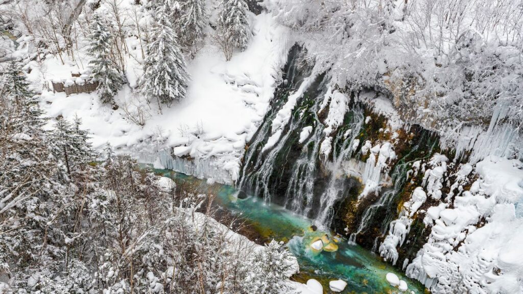 The area still attracts many tourists during the winter months