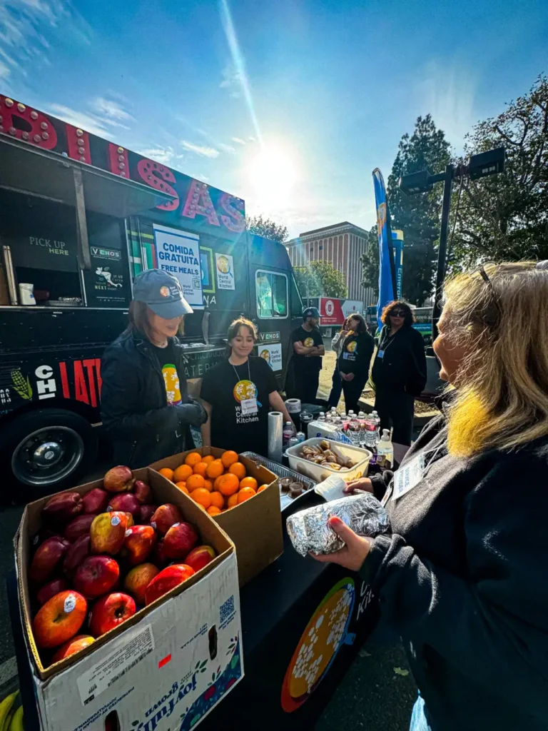 Yoshiki working with World Central Kitchen to distribute food in LA