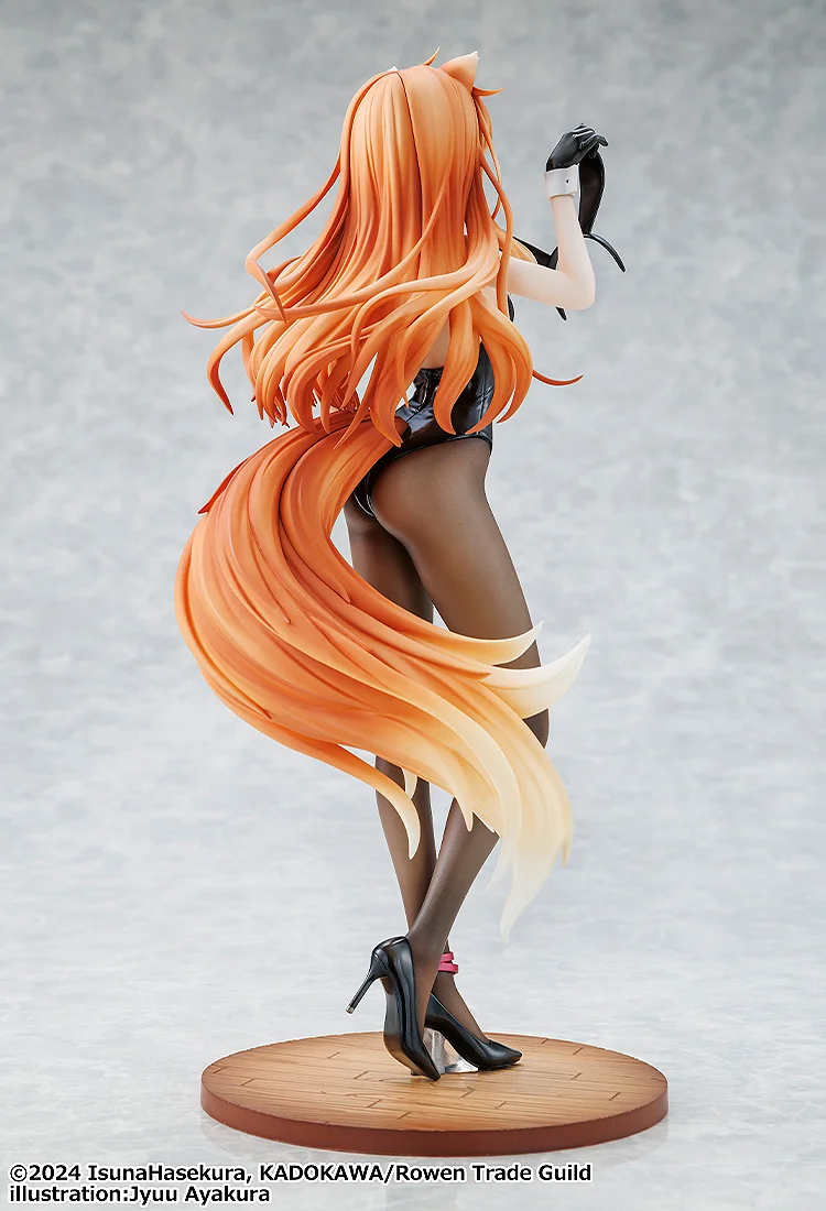 Holo Bunny Ver. Figure 5