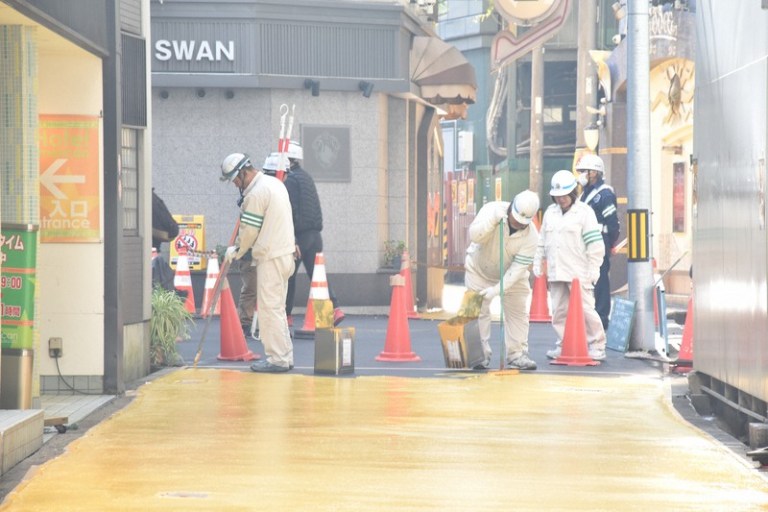 Osaka Yellow Streets 3