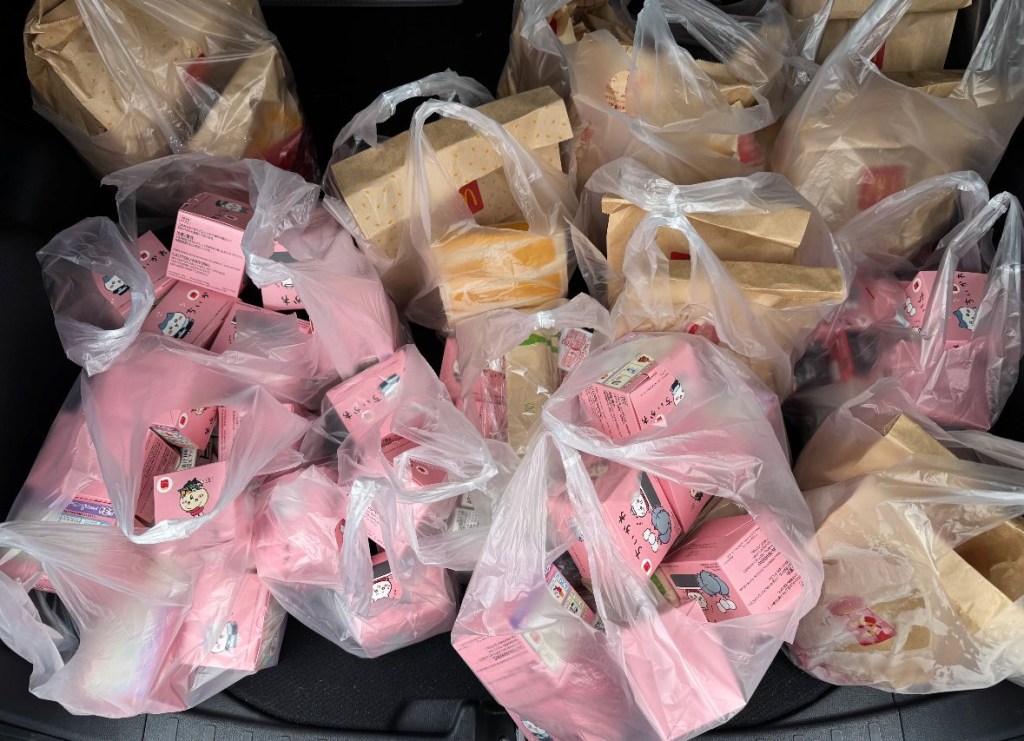 chiikawa mcdonalds resellers 4