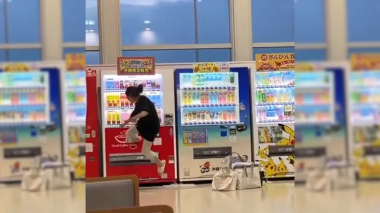 Woman vending machine MAIN