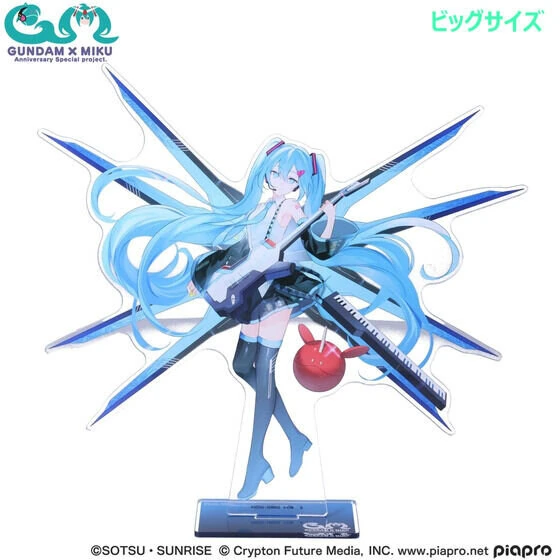 Exclusive Gundam and Hatsune Miku collab action figures get super