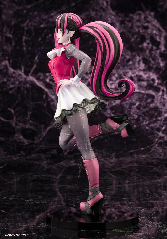 Draculaura Figure 3