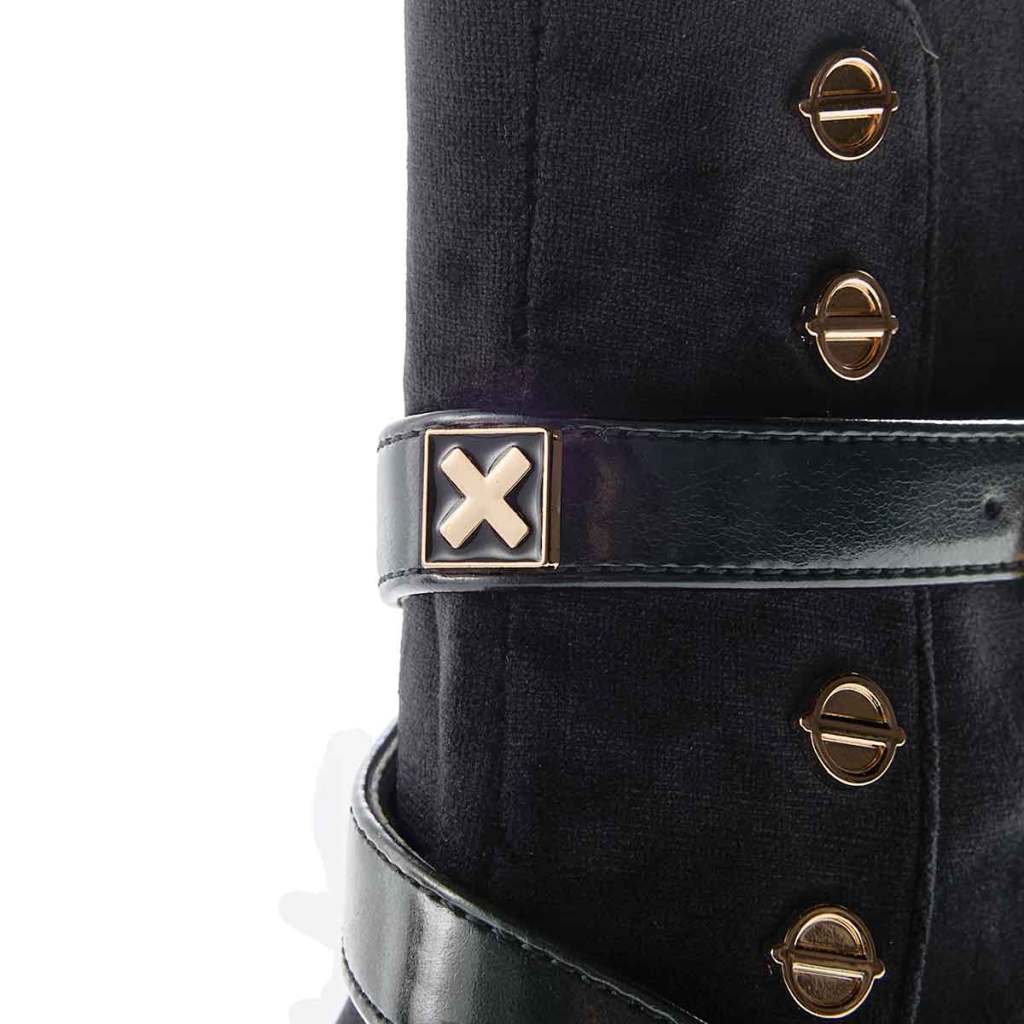 MAYLA NieRAutomata 6