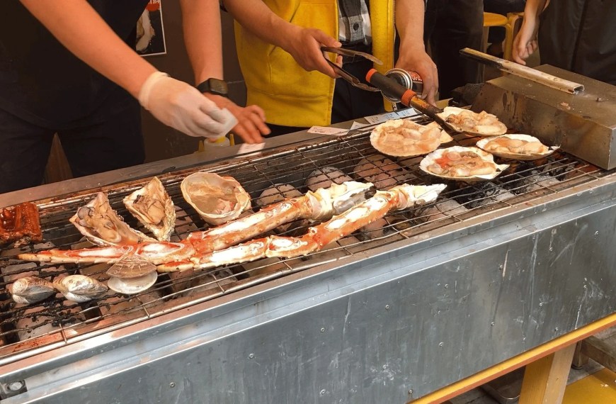 Tokyo's Tsukiji Fish Market: A Delicious Cultural Walking and Food Tour