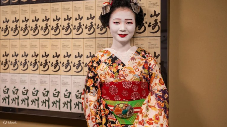 Yakiniku and Geisha Bar: A Cultural Feast in Kagurazaka
