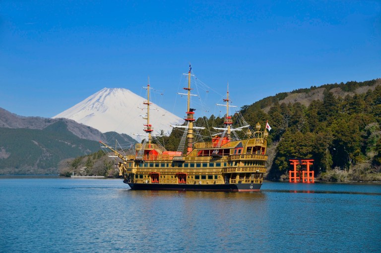 Hakone Day Trip from Tokyo: Scenic Views, Free Pass & Express Train