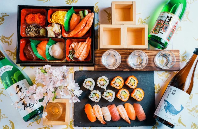 Tokyo Sushi Making Class: Create Delicious Sushi & Learn Culinary Techniques!