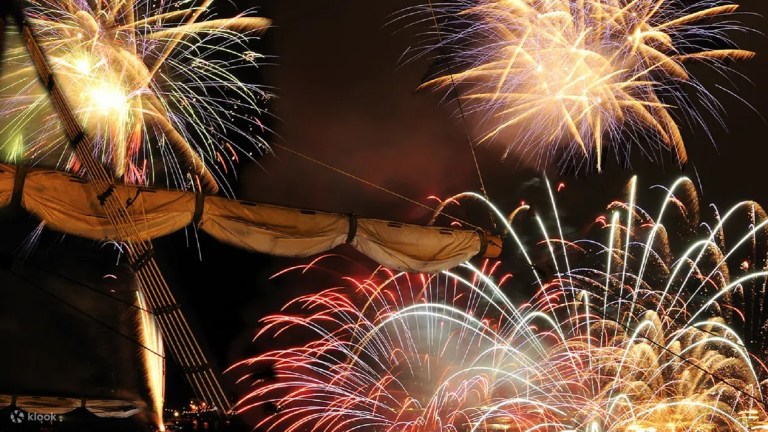 Hakone Fireworks Cruise: Pirate Ship, Hot Springs & Shrine Adventure!