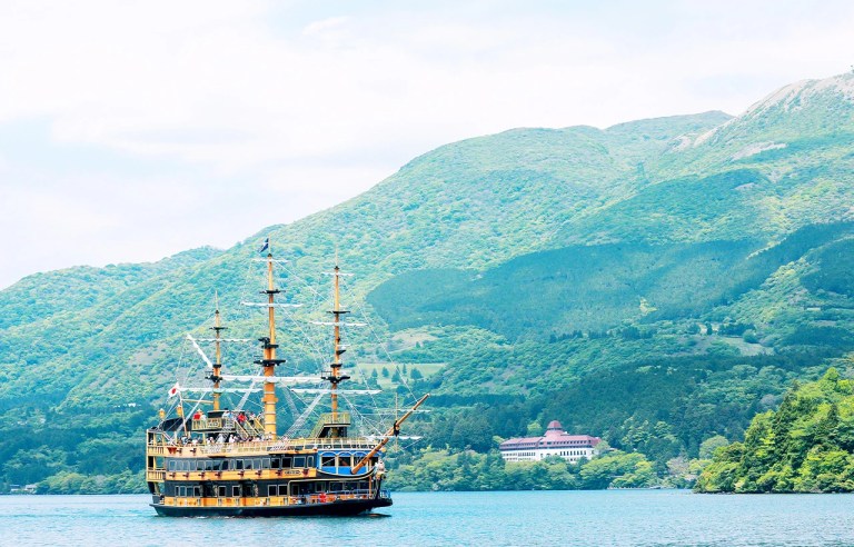Hakone Day Trip: Explore Owakudani & Scenic Lake Ashi