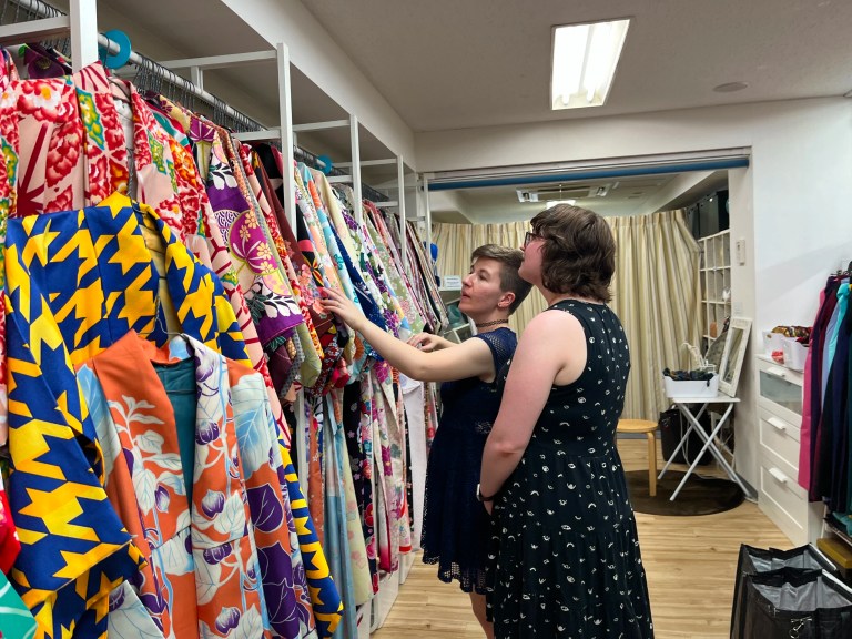 Asakusa Kimono Experience: Private Photo Tour with English Guide