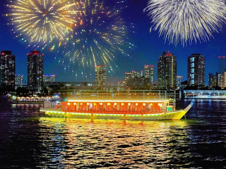 Sumidagawa Fireworks Festival Cruise: Dinner, Performance & Fireworks!