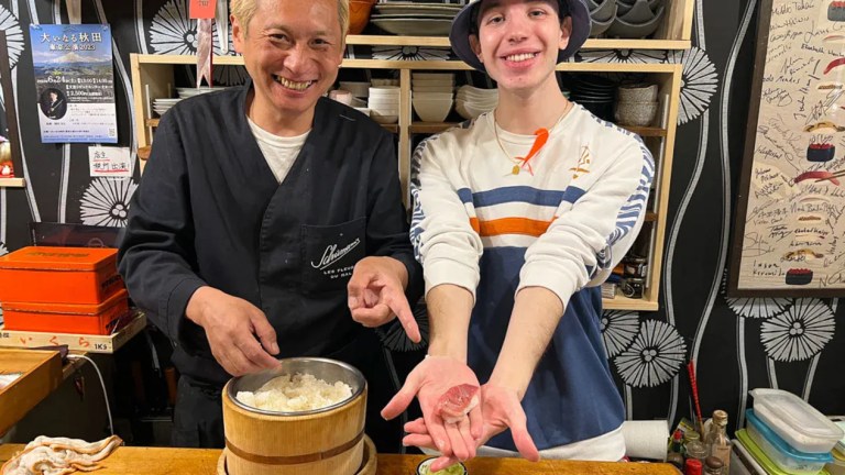 Tsukiji Market Tour & Sushi-Making with a Renowned Chef in Ginza