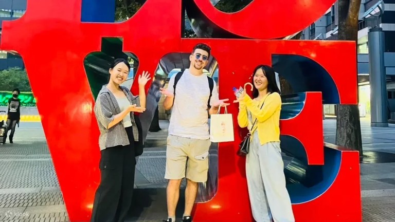 Shinjuku Exploration: A Walking Tour with Japanese University Students
