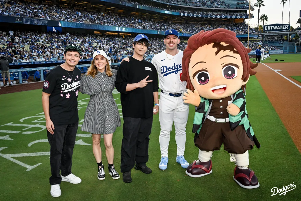 DEMON SLAYER DODGERS 2