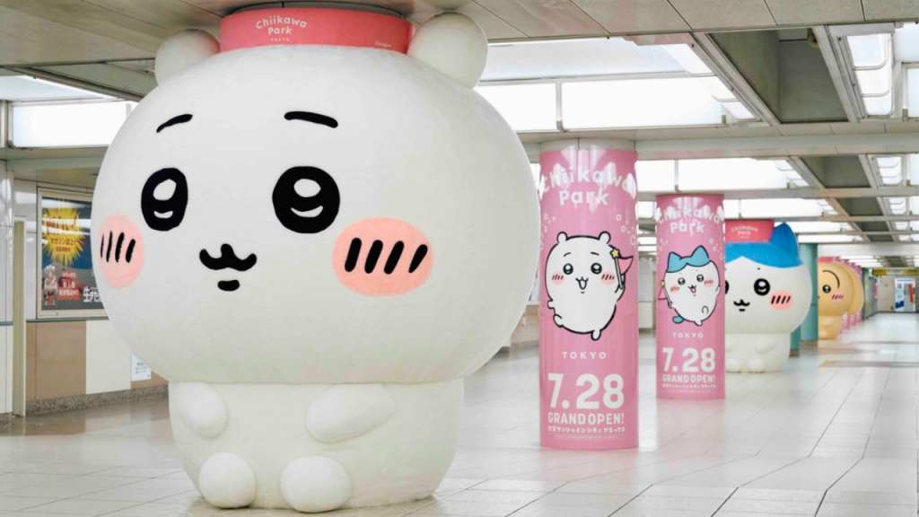 Giant Chiikawa plushies
