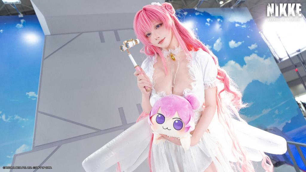 Goddess of Victory NIKKE cosplay show 2