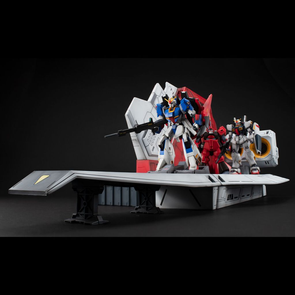 Diorama of Zeta Gundam's Argama Catapult Deck gets new and