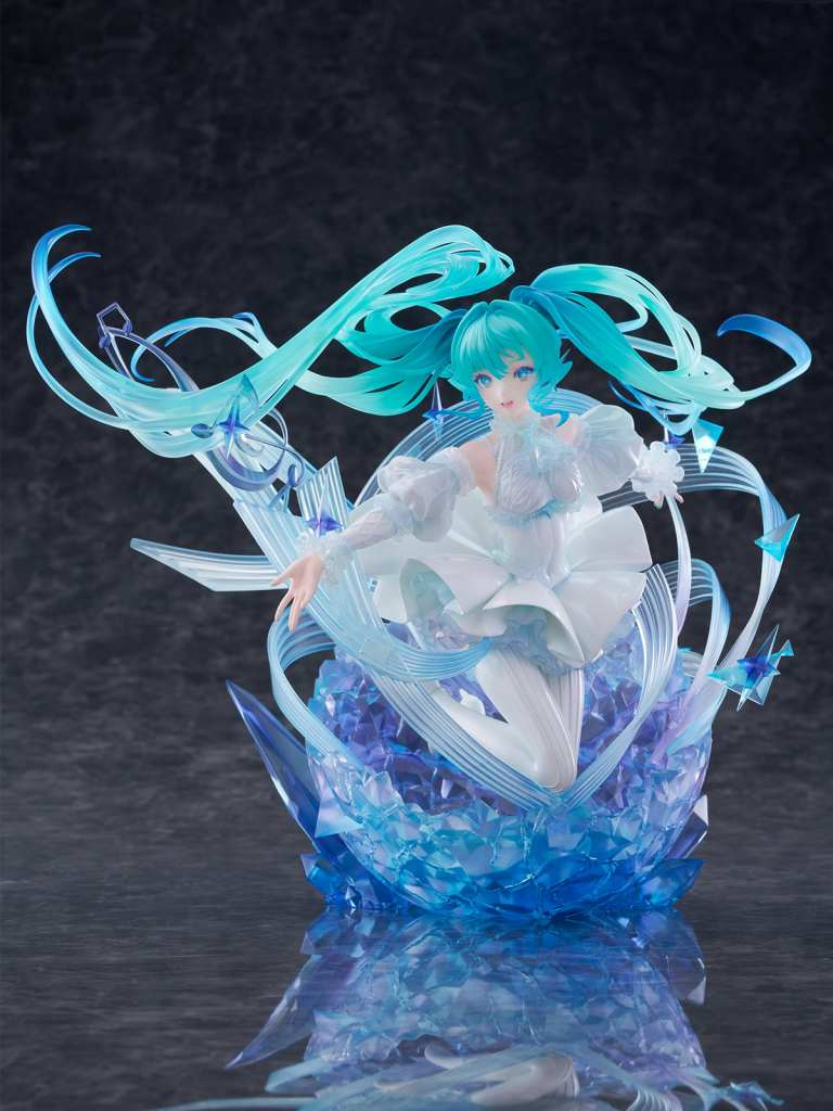 Hatsune Miku crystal statue 8